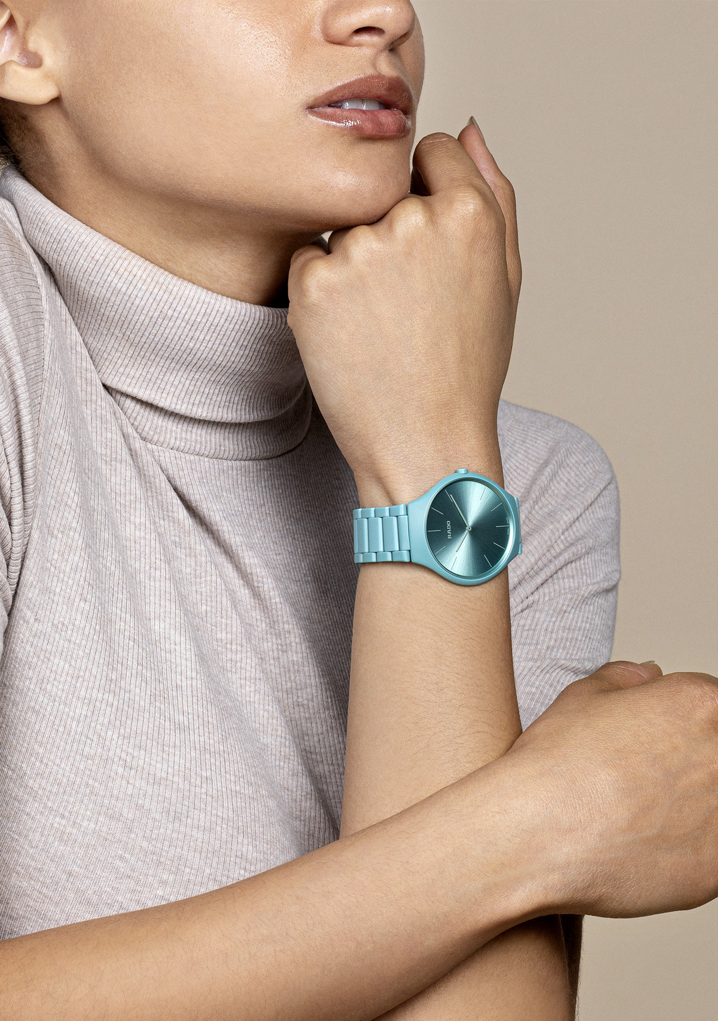 True Round Thinline Les Couleurs™ Le Corbusier Slightly greyed English green 32041