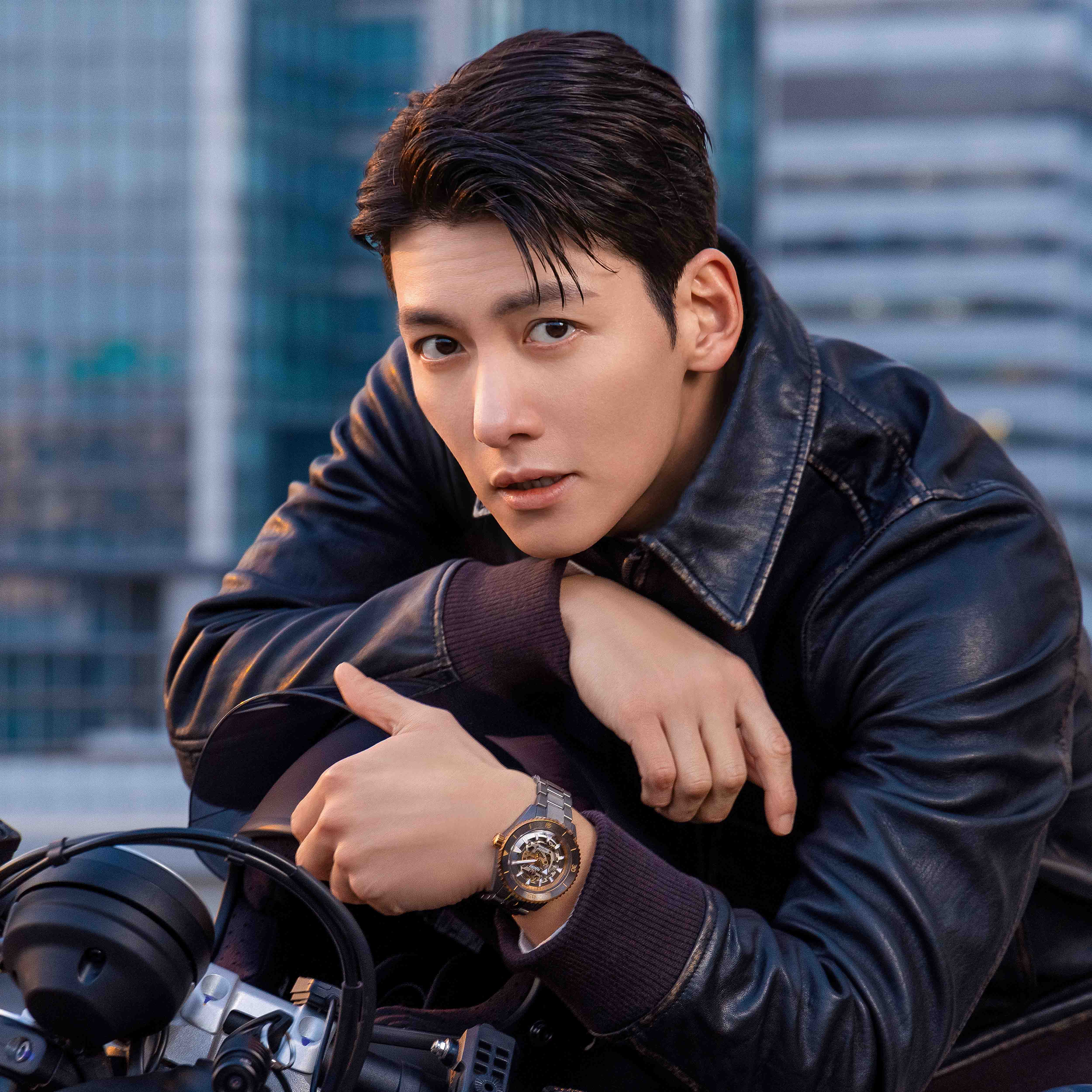 Чрезвычайно стильные часы для мужчин, ведущих активный образ жизни