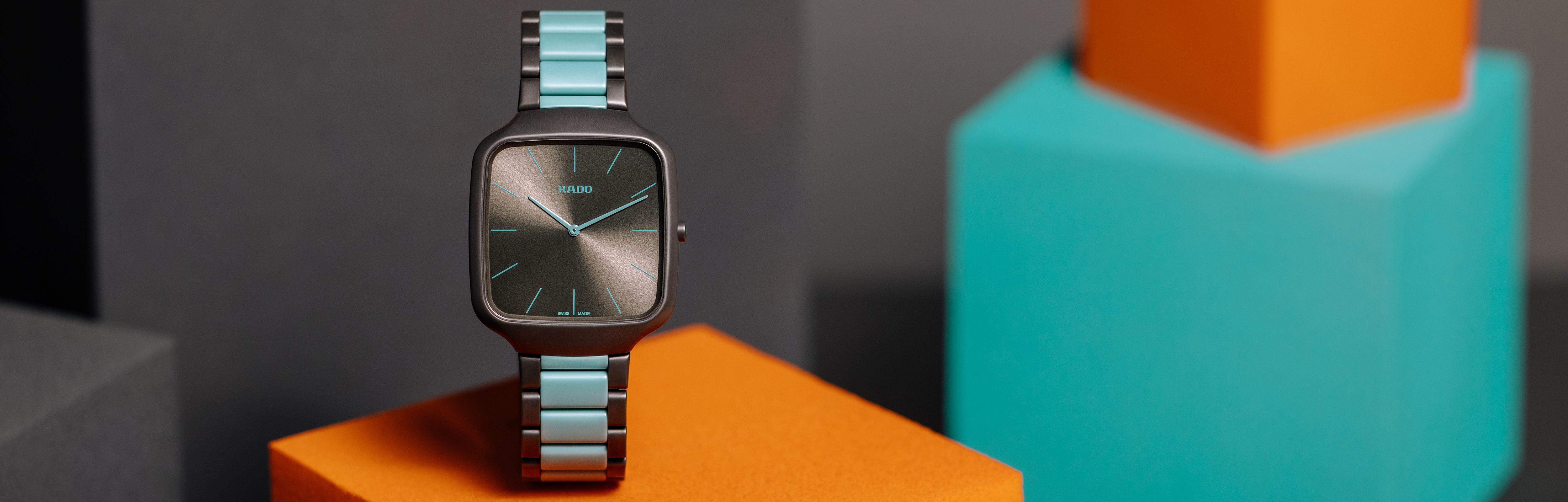 True Square Thinline<br>Les Couleurs&trade; Le Corbusier 