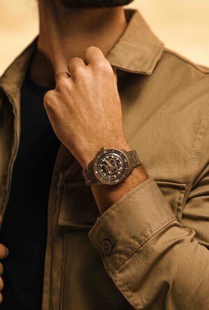 Captain Cook High-Tech Ceramic Skeleton