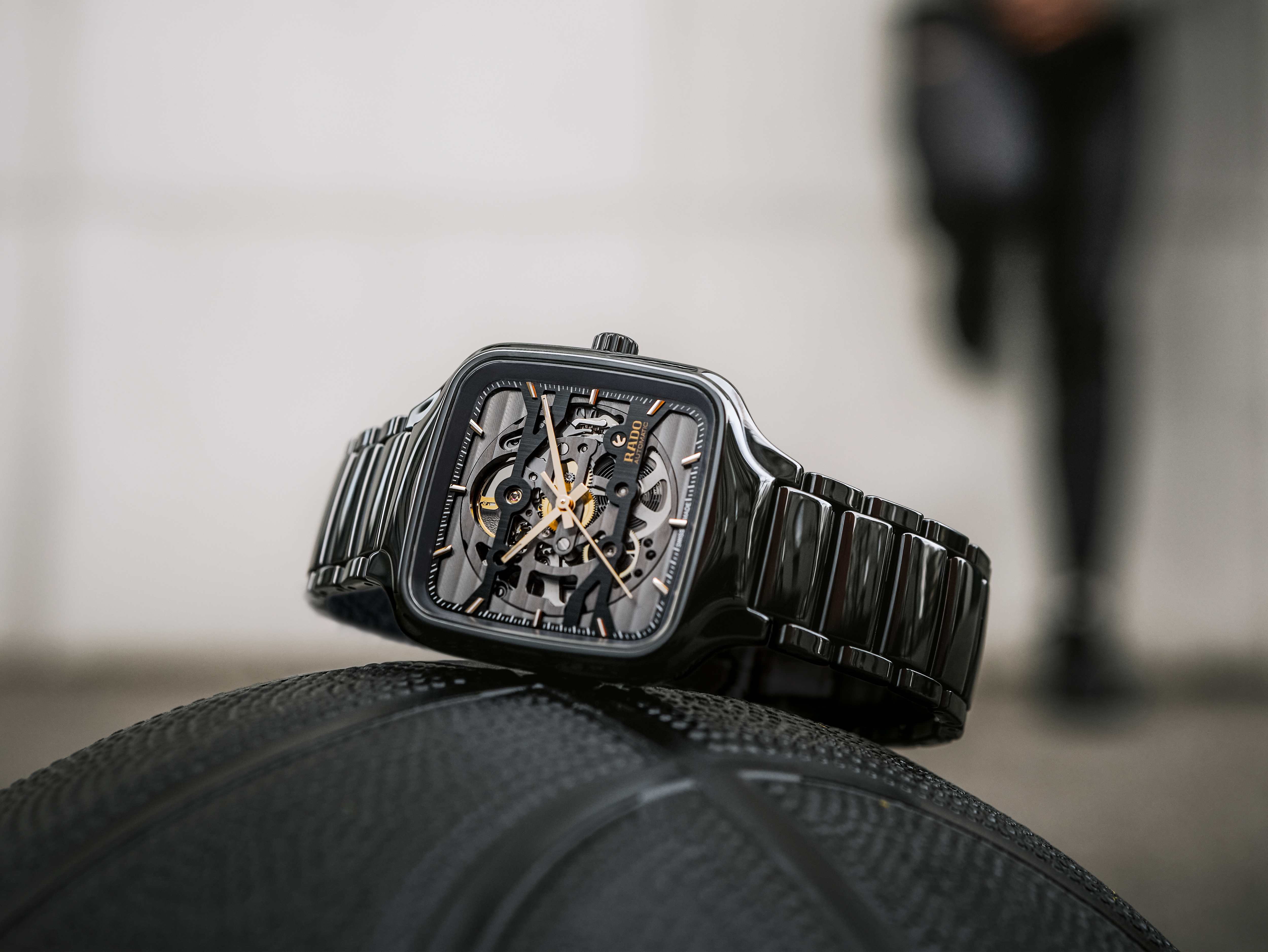 true-square-skeleton-black