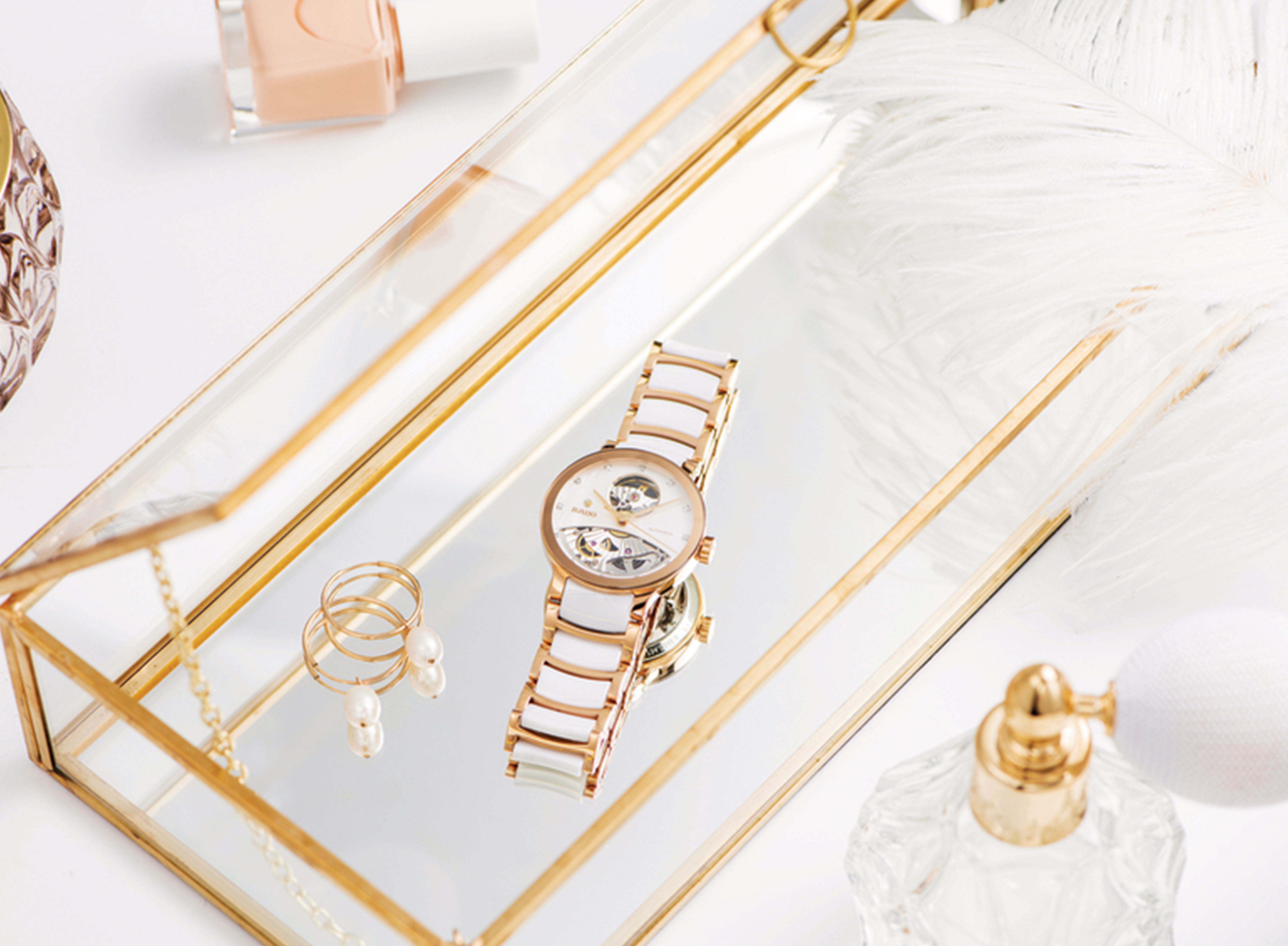 Centrix晶萃系列開芯腕錶