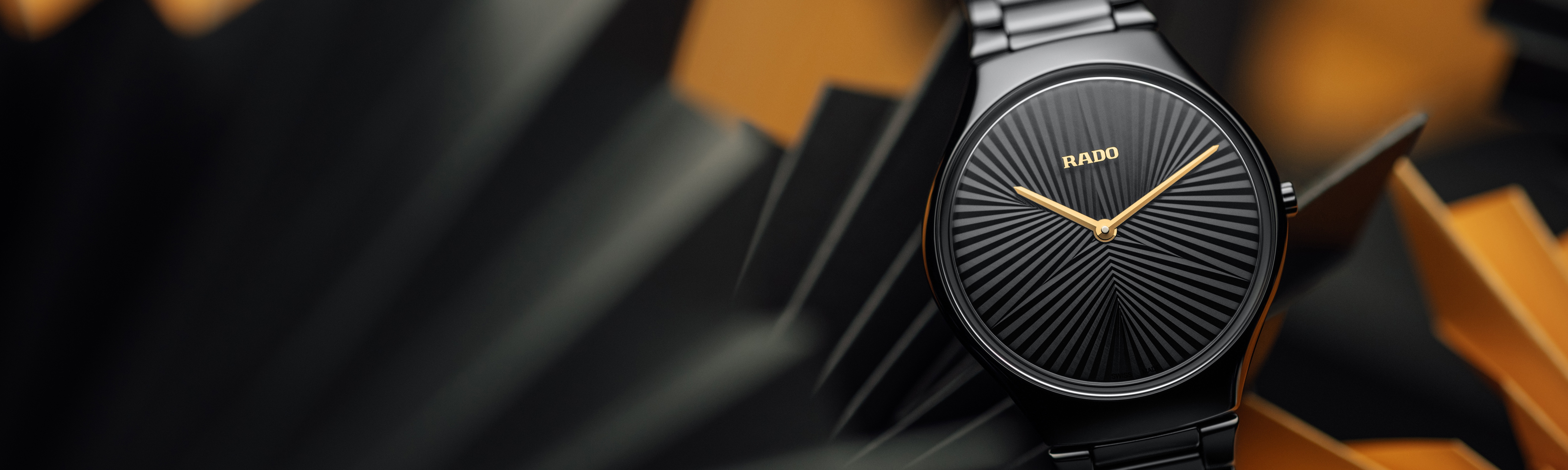 セラミック製のTrueThinline超薄型時計|ラドー®ジャパン